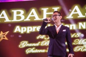 professional-corporate-event-emcee-bilingual